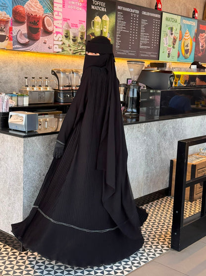 عبايه : سوده